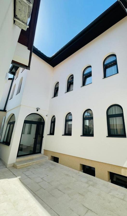 Apartment Miss Saray *